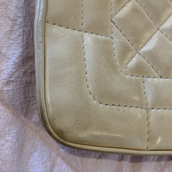 Authentic Vintage Chanel Crossbody Purse - Picture 9 of 11